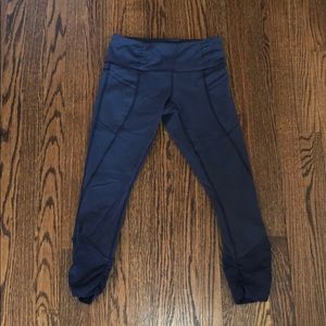 Lululemon navy legging with side pockets
